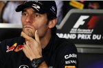 Monaco-Sieger Mark Webber (Red Bull) hat eigentlich allen Grund zu lächeln, ärgert sich aber in der Pressekonferenz über das Verbot des Lochs im Red-Bull-Unterboden