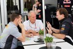 Paul Hembery (Pirelli-Motorsportchef), Helmut Marko (Red-Bull-Motorsportchef) und Christian Horner (Red-Bull-Teamchef) 