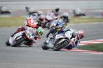 Leon Haslam vor Davide Giugliano 