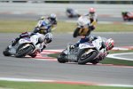 Leon Haslam vor Marco Melandri 