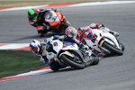 Leon Haslam vor Jonathan Rea 