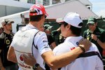 Jenson Button (McLaren) und Sergio Perez (Sauber) 