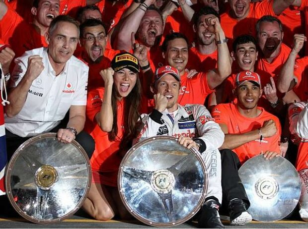 Jenson Button, Martin Whitmarsh (Teamchef, McLaren), Lewis Hamilton