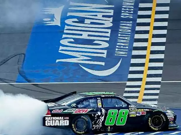 Dale Earnhardt Jun. Titel-Bild zur News: Dale Earnhardt Jun.