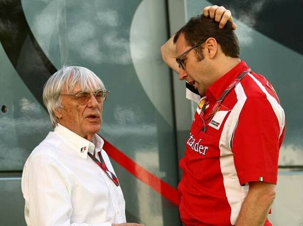 Titel-Bild zur News: Bernie Ecclestone (Formel-1-Chef), Stefano Domenicali (Ferrari-Teamchef)