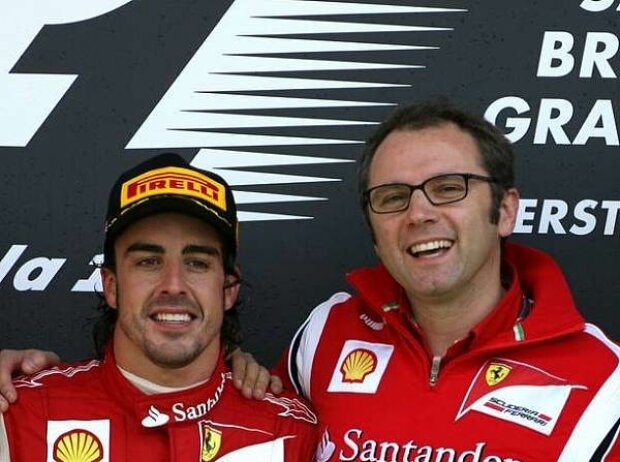 Titel-Bild zur News: Sebastian Vettel, Fernando Alonso, Stefano Domenicali (Ferrari-Teamchef), Mark Webber
