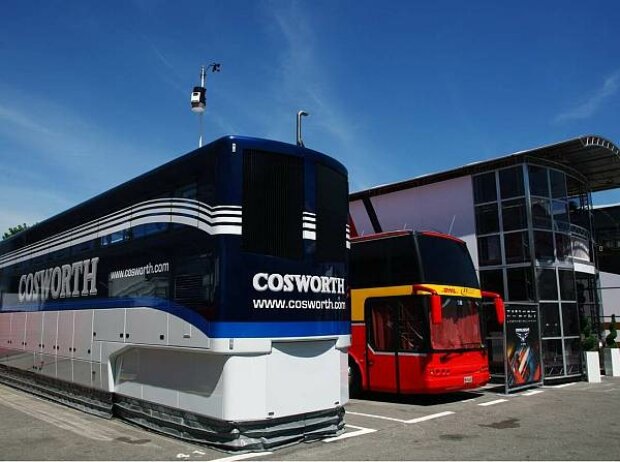 Titel-Bild zur News: Cosworth-Hospitality im Formel-1-Paddock