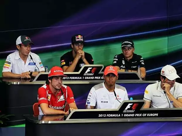 Pedro de la Rosa, Lewis Hamilton, Fernando Alonso, Heikki Kovalainen, Daniel Ricciardo, Kamui Kobayashi Titel-Bild zur News: Pedro de la Rosa, Lewis Hamilton, Fernando Alonso, Heikki Kovalainen, Daniel Ricciardo, Kamui Kobayashi