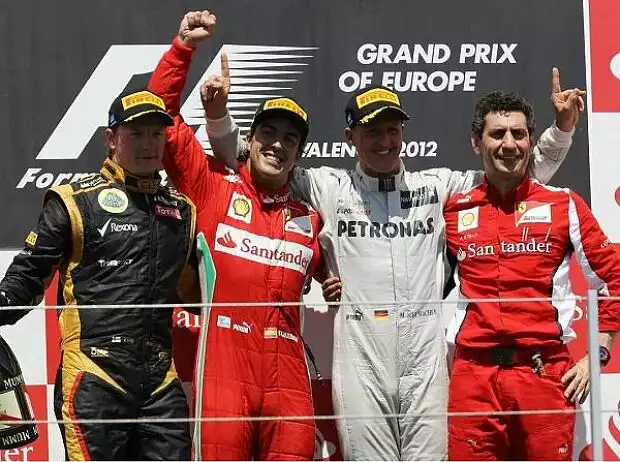 Podium in Valencia Titel-Bild zur News: Podium in Valencia