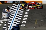 Clint Bowyer (Waltrip) gewinnt