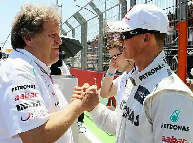 Michael Schumacher, Norbert Haug (Mercedes-Motorsportchef) Titel-Bild zur News: Michael Schumacher, Norbert Haug (Mercedes-Motorsportchef)