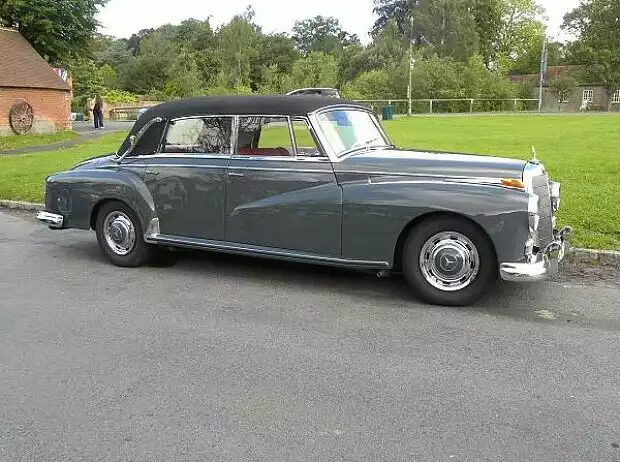 Mercedes-Benz 300 Cabriolet Titel-Bild zur News: Mercedes-Benz 300 Cabriolet