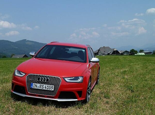 Titel-Bild zur News: Audi RS4