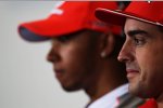 Fernando Alonso (Ferrari) und Lewis Hamilton (McLaren) 