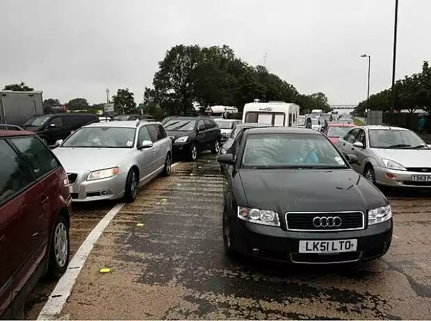 Titel-Bild zur News: Stau rund um Silverstone