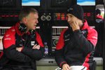 Andy Webb, Geschäftsführer (Marussia) und Timo Glock (Marussia) 
