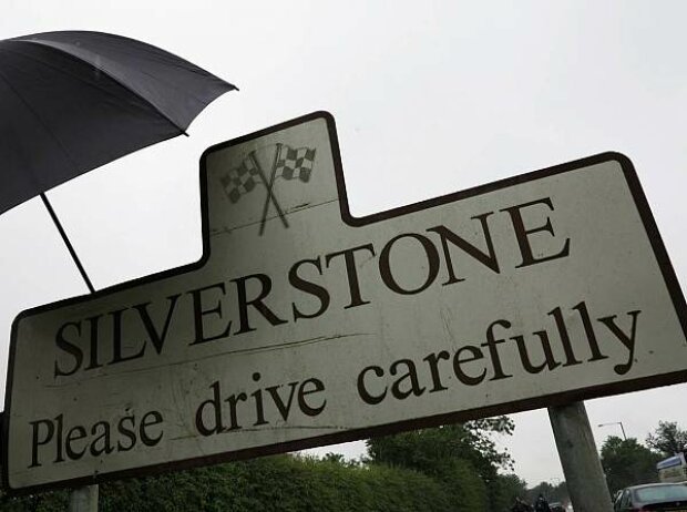 Silverstone: Please drive carefully! Silverstone: Please drive carefully!
