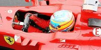 Bild zum Inhalt: Endlich trocken: Alonso in Silverstone vor Button