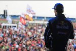 Sieger Mark Webber (Red Bull) genießt die Atmosphäre bei der Grand-Prix-Party nach dem Rennen