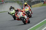 Nicky Hayden vor Hector Barbera und  Valentino Rossi 