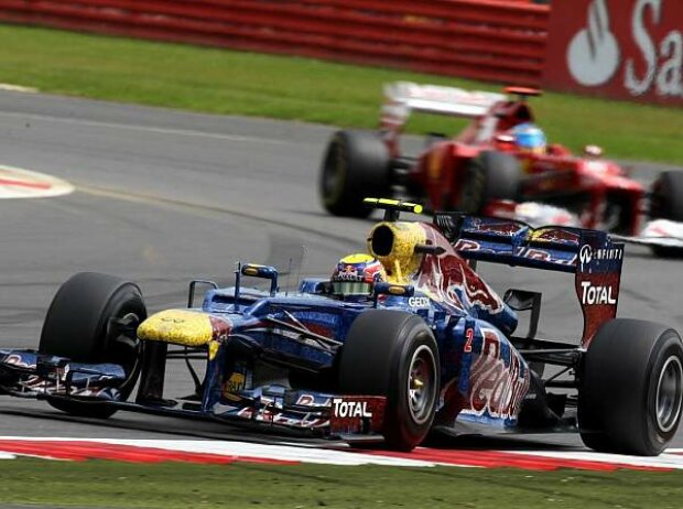 Mark Webber vor Fernando Alonso