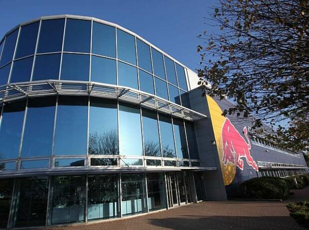 Titel-Bild zur News: Das Red-Bull-Hauptquartier in Milton Keynes