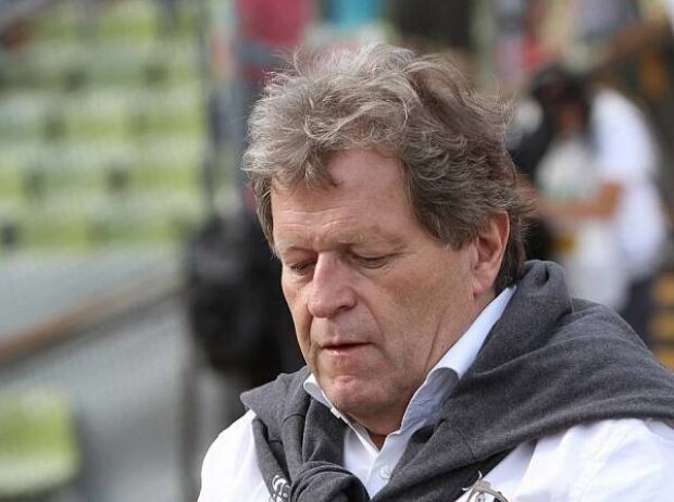 Norbert Haug (Mercedes-Motorsportchef) Norbert Haug (Mercedes-Motorsportchef)