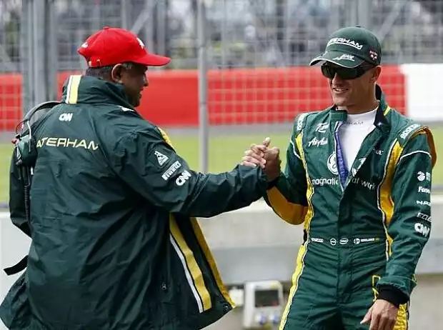 Tony Fernandes und Heikki Kovalainen Titel-Bild zur News: Tony Fernandes und Heikki Kovalainen
