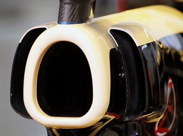 Die Lotus-Variante des F-Schachts am Auto von Kimi Räikkönen Die Lotus-Variante des F-Schachts am Auto von Kimi Räikkönen