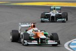 Paul di Resta (Force India) und Nico Rosberg (Mercedes) 