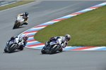 Marco Melandri vor Leon Haslam 