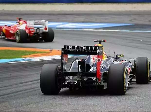 Fernando Alonso, Sebastian Vettel Titel-Bild zur News: Fernando Alonso, Sebastian Vettel