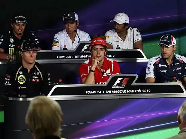 Heikki Kovalainen, Kamui Kobayashi, Narain Karthikeyan, Fernando Alonso, Pastor Maldonado, Kimi Räikkönen Titel-Bild zur News: Heikki Kovalainen, Kamui Kobayashi, Narain Karthikeyan, Fernando Alonso, Pastor Maldonado, Kimi Räikkönen