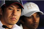 Kamui Kobayashi (Sauber) und Narain Karthikeyan (HRT) 