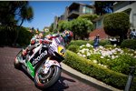 Stefan Bradl mit seiner LCR-Honda auf der Lombard Street in San Francisco