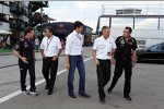 Christian Horner (Red-Bull-Teamchef), Martin Whitmarsh (Teamchef, McLaren), Eric Boullier (Lotus-Teamchef) und Bernie Ecclestone (Formel-1-Chef) 