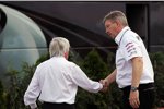 Bernie Ecclestone (Formel-1-Chef) und Ross Brawn (Mercedes-Teamchef) 