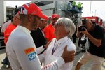 Lewis Hamilton (McLaren) und Bernie Ecclestone (Formel-1-Chef) 