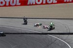 Michele Pirro (Gresini) stürzt zwischen Randy de Puniet (Aspar) und Antonio Elias (Pramac)