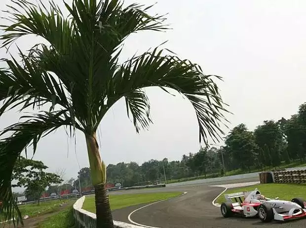 Sentul Indonesien Titel-Bild zur News: Sentul Indonesien