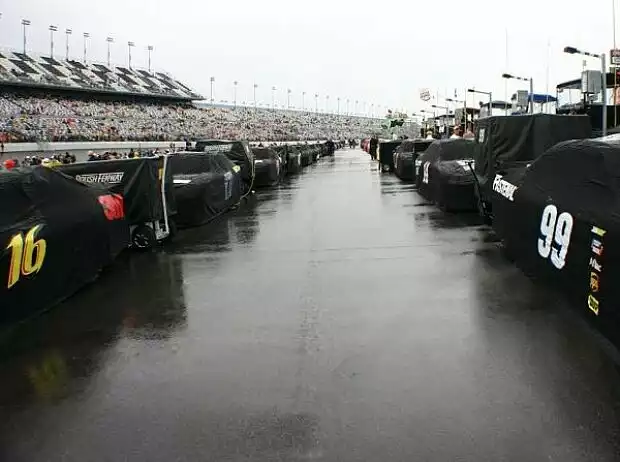 Daytona 500 2012 Regen Titel-Bild zur News: Daytona 500 2012 Regen