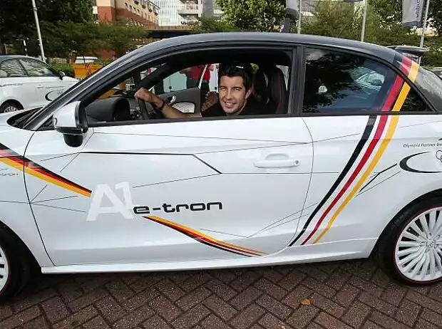 Mike Rockenfeller im Audi A1 e-tron in London Titel-Bild zur News: Mike Rockenfeller im Audi A1 e-tron in London
