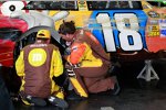 Kyle Busch (Gibbs) nach seinem Mauerkuss