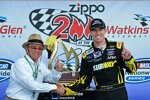 Carl Edwards und Teamchef Jack Roush in der Victory Lane