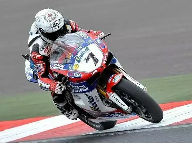 Carlos Checa Titel-Bild zur News: Carlos Checa