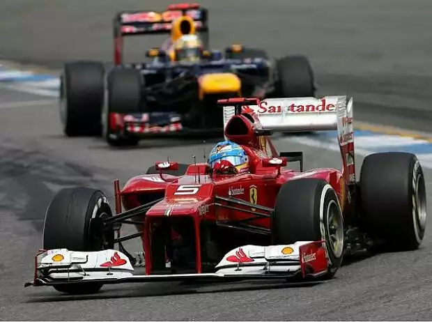 Fernando Alonso, Sebastian Vettel Titel-Bild zur News: Fernando Alonso, Sebastian Vettel
