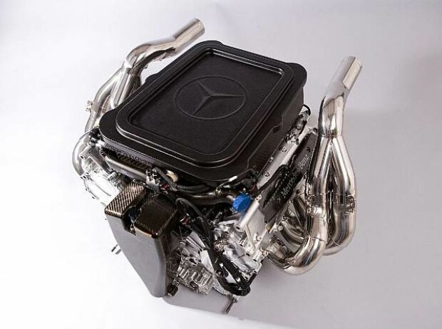 Titel-Bild zur News: Mercedes-V8-Motor