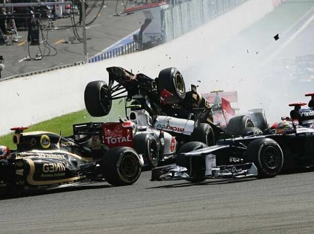 Titel-Bild zur News: Lewis Hamilton, Romain Grosjean, Sergio Perez, Pastor Maldonado
