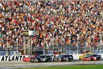 Start zum Nationwide-Rennen mit Kyle Busch (Busch) und Ricky Stenhouse (Roush) an der Spitze