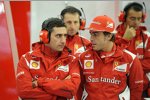 Andrea Stella und Fernando Alonso (Ferrari)